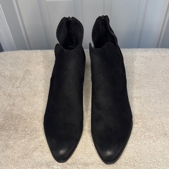 NIB Pierre Dumas Black Ankle Boots with Pointed Toe - Picture 3 of 11